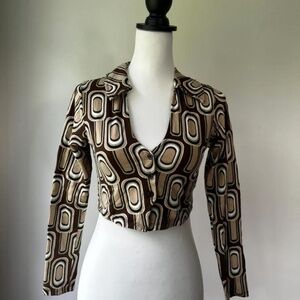 Motel Rocks cropped brown and cream retro patterned long sleeve shirt